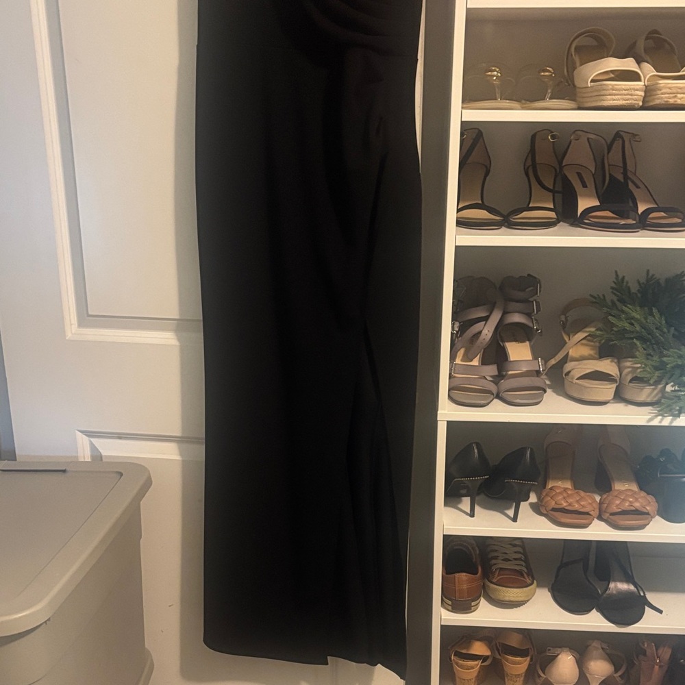 Chic Black Sleeveless Maxi Dress - Picture 3 of 6